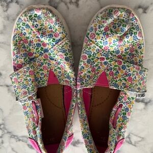 TOMS Kids Floral Slip-On Shoes - Pink and White size 10t